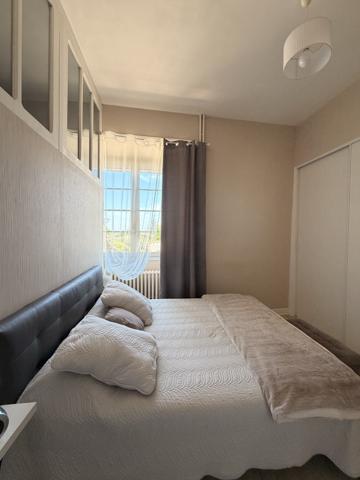 Maison
         7 pièces
        - 180 m² 343 915 € *