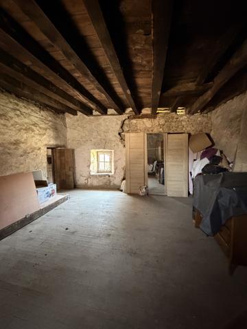 Maison
         7 pièces
        - 180 m² 343 915 € *