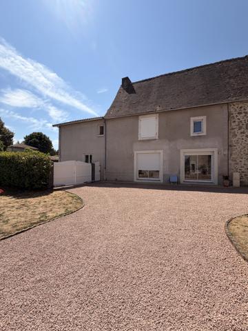 Maison
         7 pièces
        - 180 m² 343 915 € *