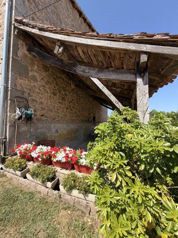 Maison
         7 pièces
        - 180 m² 343 915 € *