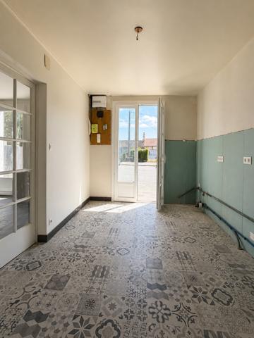 Maison
         7 pièces
        - 180 m² 343 915 € *