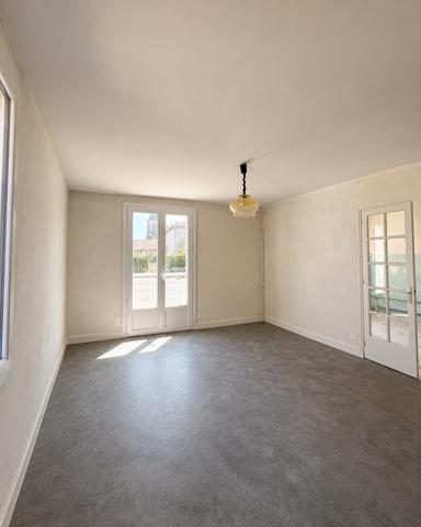 Maison
         7 pièces
        - 180 m² 343 915 € *