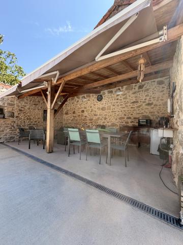 Maison
         7 pièces
        - 180 m² 343 915 € *