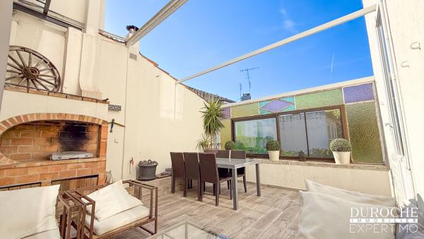 Orange – Élégante maison de maître en pierre avec studio indépendant, garage et terrasses