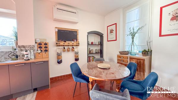 Orange – Élégante maison de maître en pierre avec studio indépendant, garage et terrasses