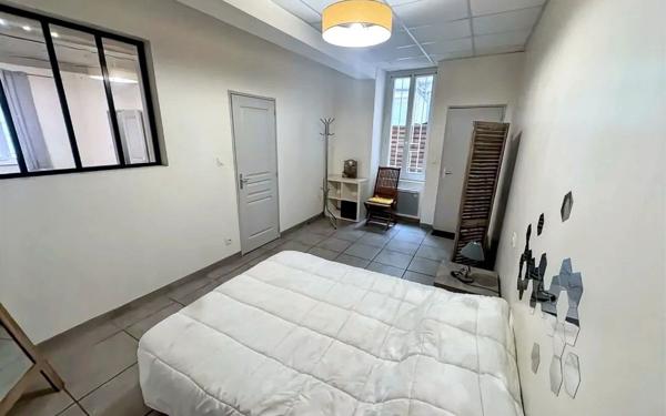 Appartement à vendre    2 pièces •  Nîmes