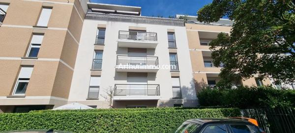 Vente                                                      Appartement
                        
                     3 pièces                      61 m2                     à Sucy-en-Brie