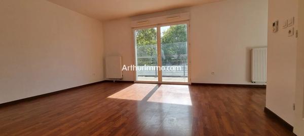 Vente                                                      Appartement
                        
                     3 pièces                      61 m2                     à Sucy-en-Brie