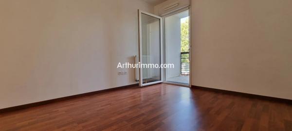 Vente                                                      Appartement
                        
                     3 pièces                      61 m2                     à Sucy-en-Brie