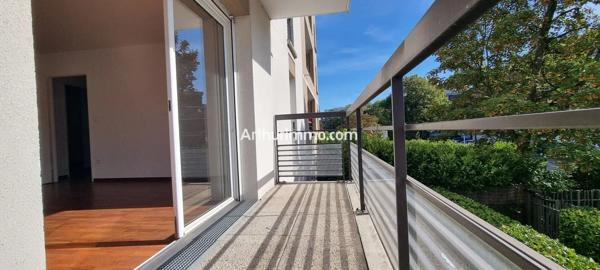 Vente                                                      Appartement
                        
                     3 pièces                      61 m2                     à Sucy-en-Brie