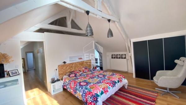 GUICHEN  - CHARMANTE LONGERE RENOVEE 210 M2