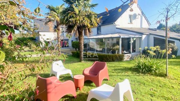 GUICHEN  - CHARMANTE LONGERE RENOVEE 210 M2