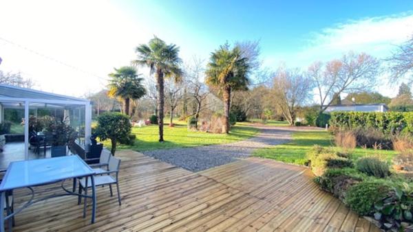 GUICHEN  - CHARMANTE LONGERE RENOVEE 210 M2