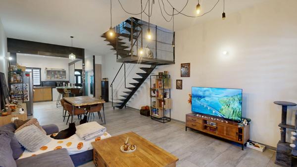 SALLÈLES-D'AUDE - APPARTEMENT LOFT EN TRIPLEX DE 134 M² - VENDU LOUÉ
