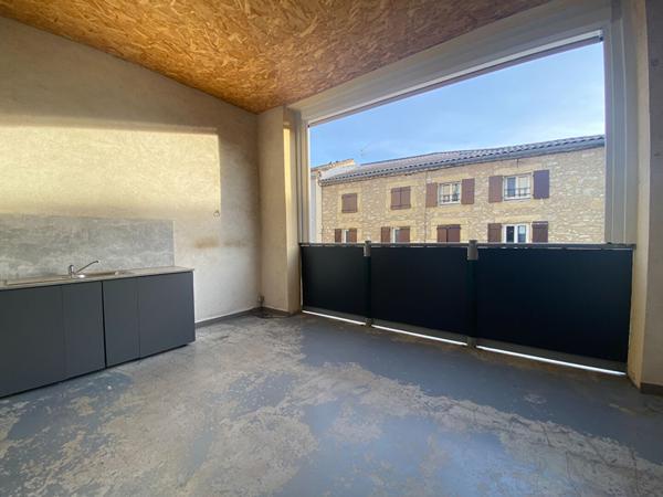 SALLÈLES-D'AUDE - APPARTEMENT LOFT EN TRIPLEX DE 134 M² - VENDU LOUÉ