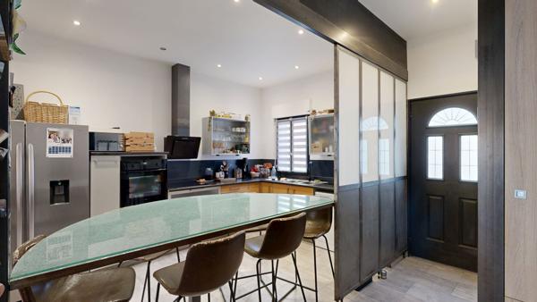 SALLÈLES-D'AUDE - APPARTEMENT LOFT EN TRIPLEX DE 134 M² - VENDU LOUÉ