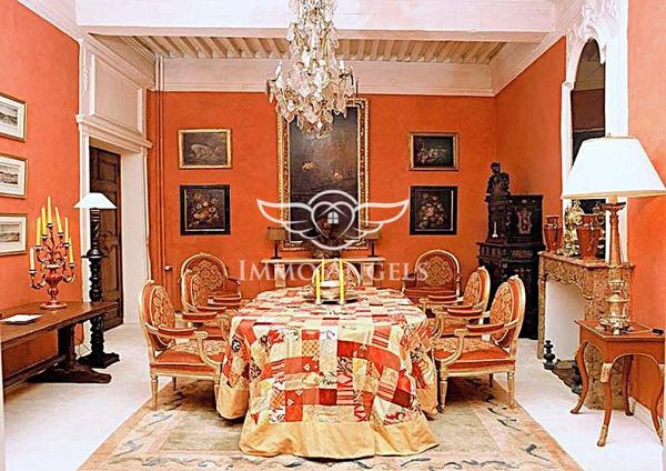 Hôtel particulier, datant d’avant 1589.