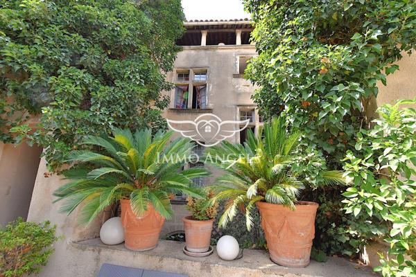 Hôtel particulier, datant d’avant 1589.