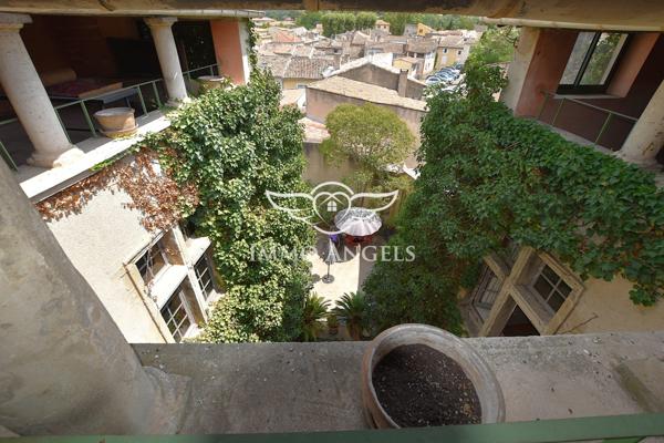 Hôtel particulier, datant d’avant 1589.