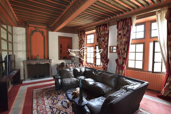 Hôtel particulier, datant d’avant 1589.