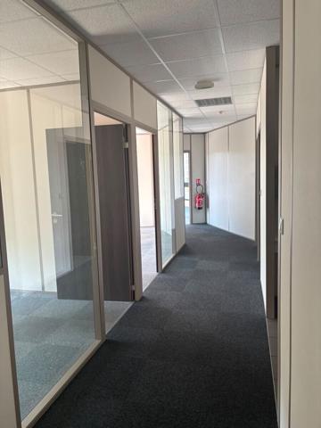 À LOUER - BUREAUX PMR DE 210 m² - SAINT-PRIEST-EN-JAREZ -
