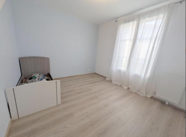 Saclay (91400) MAISON FAMILIALE - CENTRE SACLAY - Belle pièce de vie sur JARDIN - VIE de PLAIN PIED POSSIBLE - 4 Chambres - T