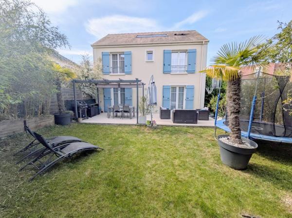 Saclay (91400) MAISON FAMILIALE - CENTRE SACLAY - Belle pièce de vie sur JARDIN - VIE de PLAIN PIED POSSIBLE - 4 Chambres - T
