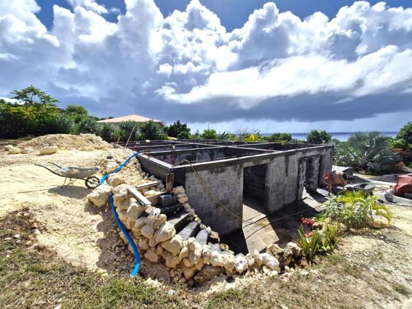 Marie Galante - Terrain de 1 611m² vue mer avec maison en construction