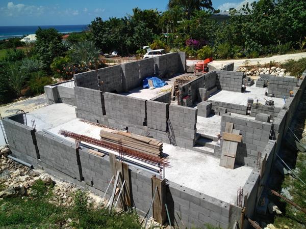 Marie Galante - Terrain de 1 611m² vue mer avec maison en construction