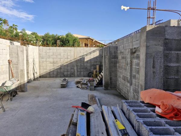 Marie Galante - Terrain de 1 611m² vue mer avec maison en construction