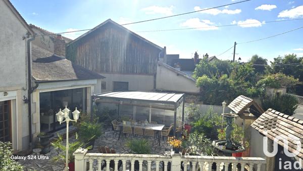 Maison à vendre 8 pièces 175 m² Ainay-le-Château