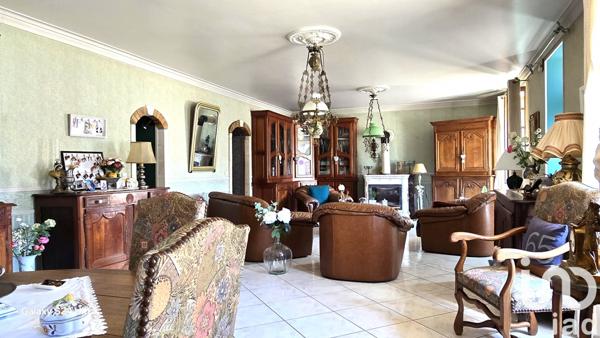 Maison à vendre 8 pièces 175 m² Ainay-le-Château