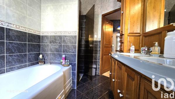 Maison à vendre 8 pièces 175 m² Ainay-le-Château