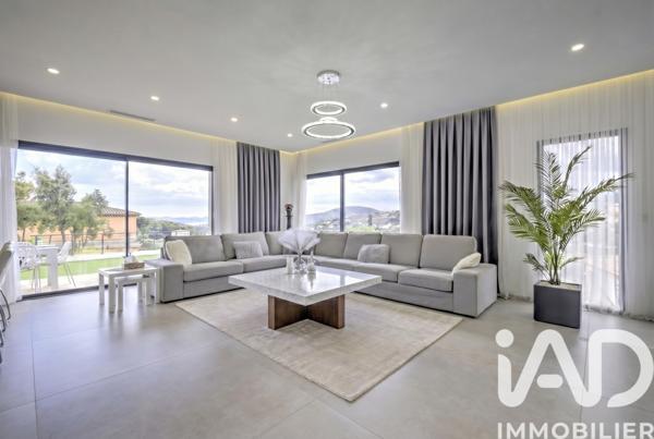 Maison à vendre 7 pièces 257 m² Sainte-Maxime