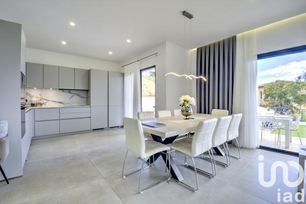 Maison à vendre 7 pièces 257 m² Sainte-Maxime