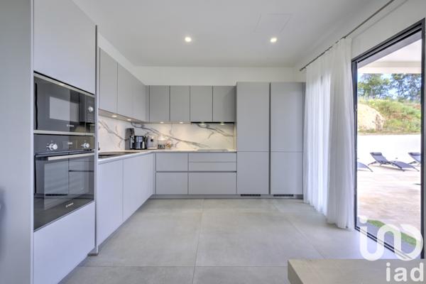 Maison à vendre 7 pièces 257 m² Sainte-Maxime