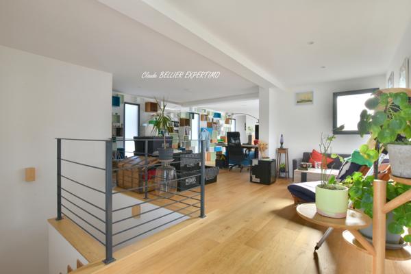 Marseille (13010) MARSEILLE 10EME, Quartier SAINT LOUP, Maison Familiale de 2021 de 270 m2, sa piscine chauffée, son jardin