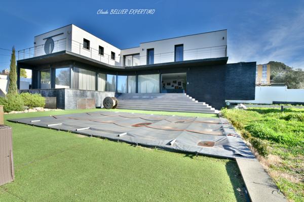 Marseille (13010) MARSEILLE 10EME, Quartier SAINT LOUP, Maison Familiale de 2021 de 270 m2, sa piscine chauffée, son jardin