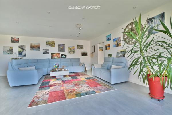 Marseille (13010) MARSEILLE 10EME, Quartier SAINT LOUP, Maison Familiale de 2021 de 270 m2, sa piscine chauffée, son jardin