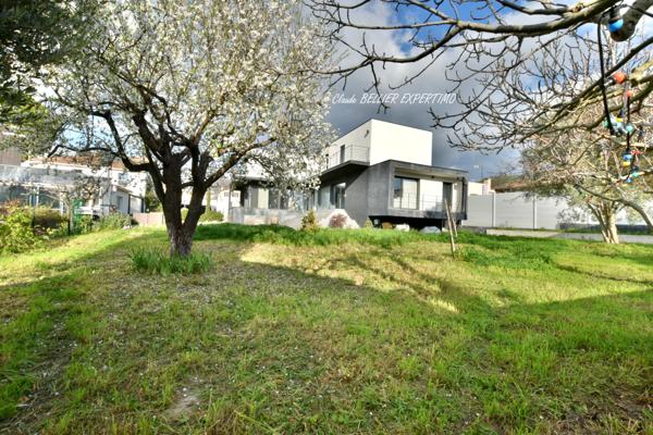 Marseille (13010) MARSEILLE 10EME, Quartier SAINT LOUP, Maison Familiale de 2021 de 270 m2, sa piscine chauffée, son jardin