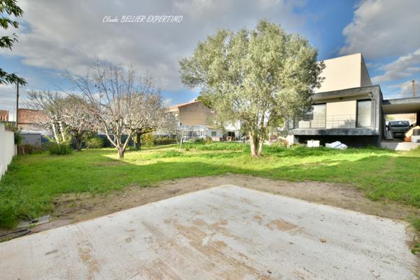 Marseille (13010) MARSEILLE 10EME, Quartier SAINT LOUP, Maison Familiale de 2021 de 270 m2, sa piscine chauffée, son jardin