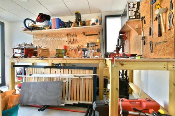 Marseille (13010) MARSEILLE 10EME, Quartier SAINT LOUP, Maison Familiale de 2021 de 270 m2, sa piscine chauffée, son jardin