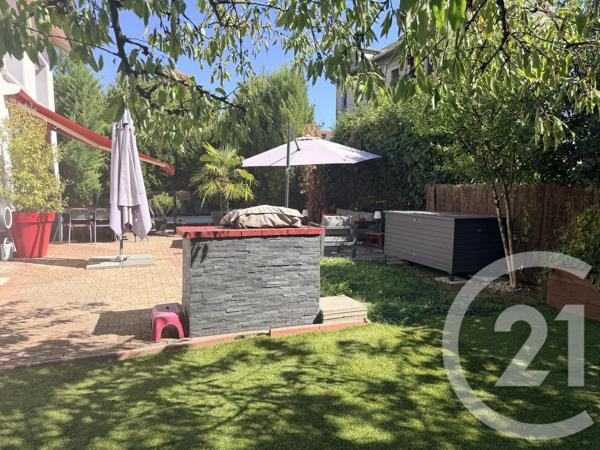 Appartement F8 à vendre  8 pièces - 137,27 m 2   VOIRON  - 38