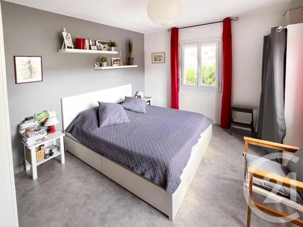 Appartement F8 à vendre  8 pièces - 137,27 m 2   VOIRON  - 38