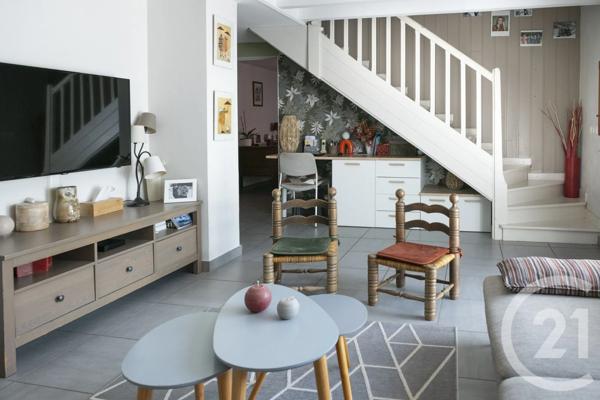 Appartement F8 à vendre  8 pièces - 137,27 m 2   VOIRON  - 38