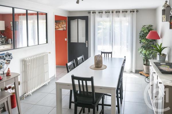 Appartement F8 à vendre  8 pièces - 137,27 m 2   VOIRON  - 38