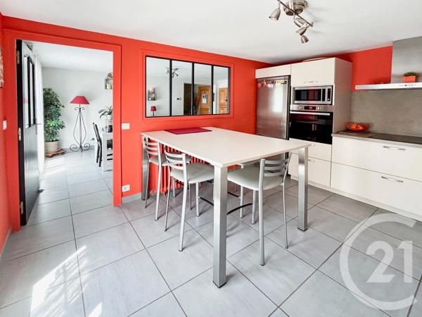 Appartement F8 à vendre  8 pièces - 137,27 m 2   VOIRON  - 38