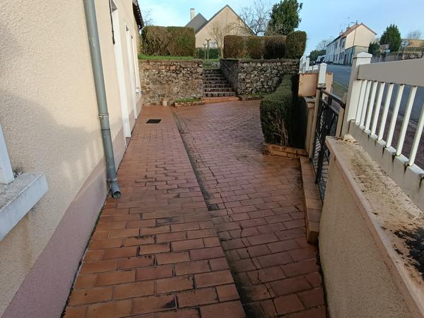 MAaison centre Loué avec terrain et Garage