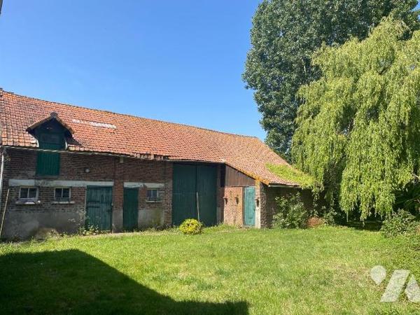 A VENDRE à BAILLEUL dans le nord (59) : CORPS DE FERME EN CAMPAGNE A RENOVER AVEC GARAGE de 20m...