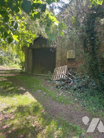 A VENDRE à BAILLEUL dans le nord (59) : CORPS DE FERME EN CAMPAGNE A RENOVER AVEC GARAGE de 20m...